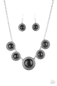 black,crackle stone,short necklace,Circle The Wagons - Black Stone Necklace